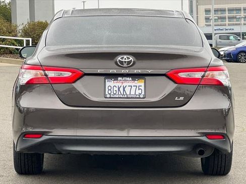 Certified 2018 Toyota Camry LE image 8
