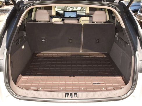 Used 2023 Lincoln Nautilus Reserve image 36