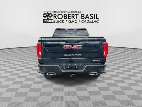 Used 2023 GMC Sierra 1500 AT4 w/ AT4 Premium Package AWD/4WD image 7