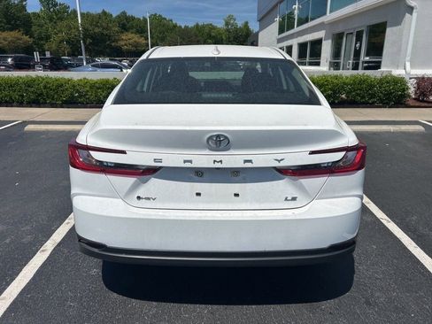 Used 2025 Toyota Camry LE image 6