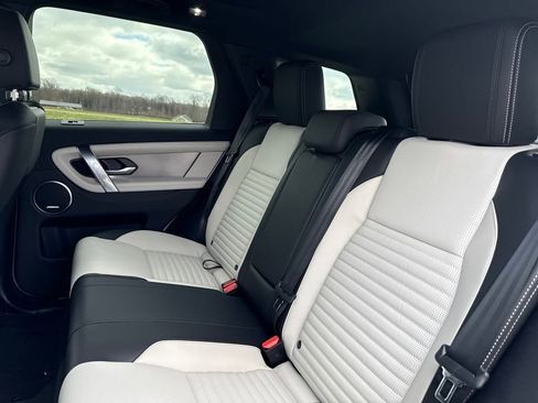 New 2025 Land Rover Discovery Sport Dynamic SE image 14