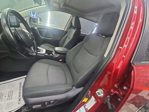 Used 2019 Toyota RAV4 XLE w/ Convenience Package AWD/4WD image 5