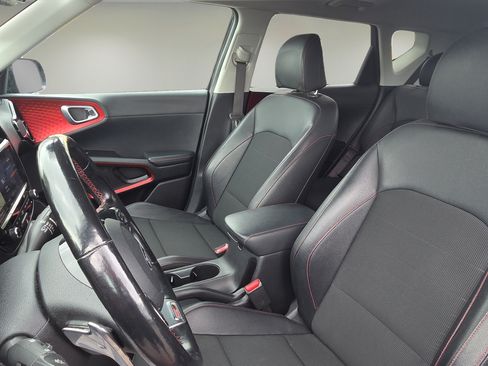 Used 2020 Kia Soul GT-Line Turbo FWD image 30
