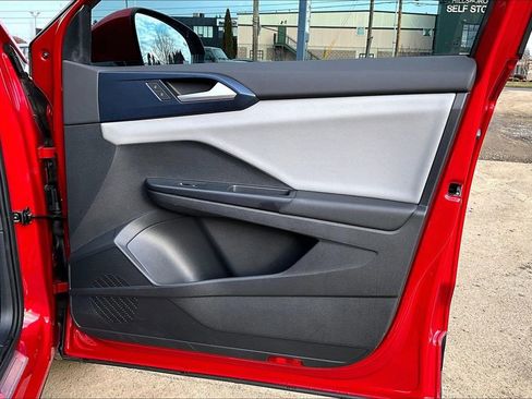 Used 2022 Volkswagen Taos SE w/ Panoramic Sunroof Package image 24