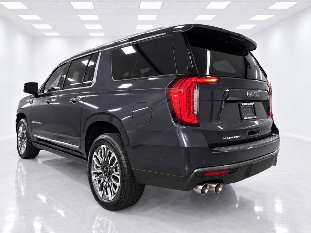 Used 2024 GMC Yukon XL Denali Ultimate AWD/4WD image 11