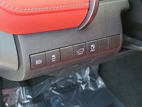 Used 2022 Toyota Camry XSE image 18