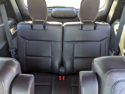 Used 2025 Ford Explorer Platinum w/ LUX Leather Package image 34