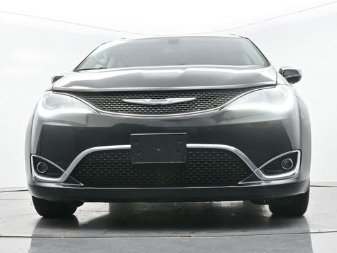 Used 2020 Chrysler Pacifica Limited FWD image 46