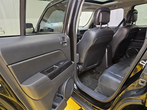 Used 2016 Jeep Patriot High Altitude image 15