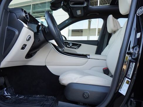Used 2024 Mercedes-Benz GLC 300 4MATIC image 25