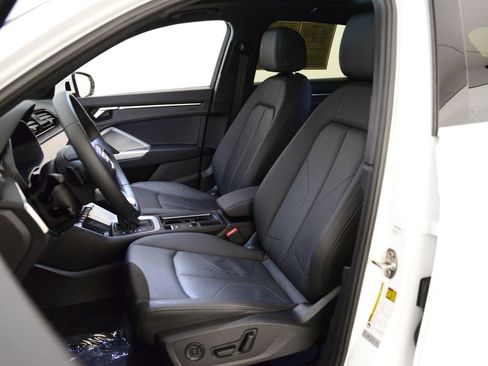 Certified 2025 Audi Q3 2.0T Premium w/ Convenience Package image 4