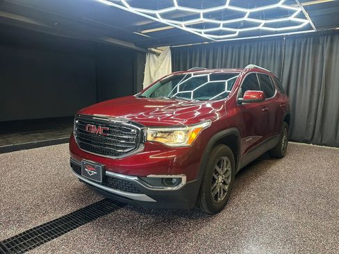 Used 2017 GMC Acadia SLT image 3