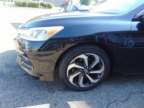 Used 2016 Honda Accord EX image 12