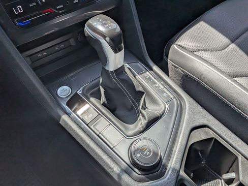 Used 2023 Volkswagen Tiguan SEL R-Line image 26