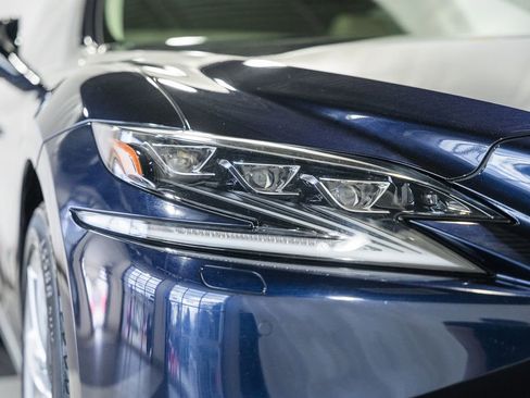 Used 2019 Lexus LS 500h 500h Base w/ Luxury Package image 12