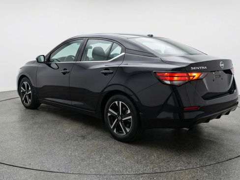 Used 2025 Nissan Sentra SV image 6