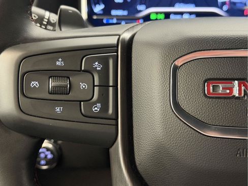 Used 2025 GMC Sierra 1500 AT4 w/ AT4 Premium Package AWD/4WD image 15