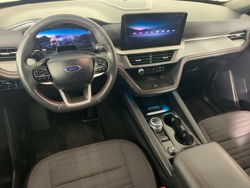 Used 2025 Ford Explorer ST-Line w/ Premium Package AWD/4WD image 18