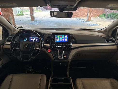 Used 2018 Honda Odyssey Touring image 15