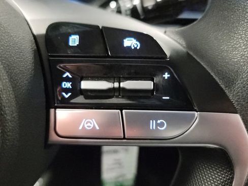 Used 2024 Hyundai Elantra SE FWD image 21