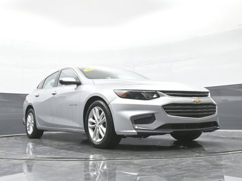 Used 2018 Chevrolet Malibu LT FWD image 36