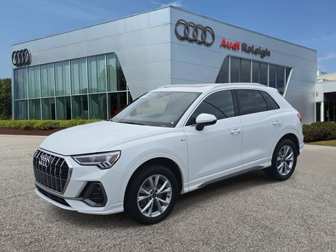 Certified 2025 Audi Q3 2.0T Premium w/ Convenience Package image 1