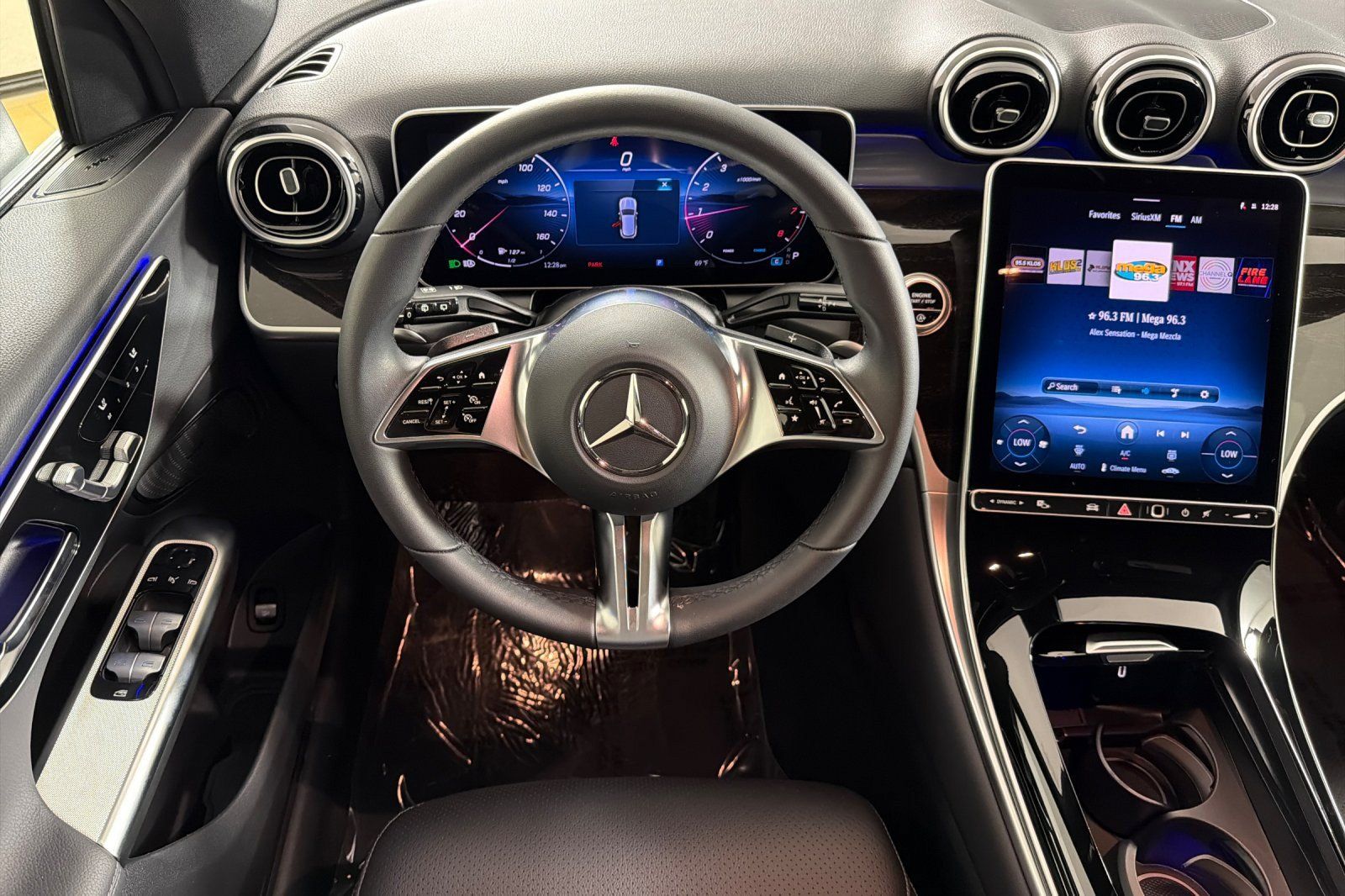 Used 2026 Mercedes-Benz GLC 300 image 13