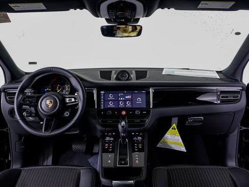 Used 2025 Porsche Macan Turbo AWD/4WD image 11