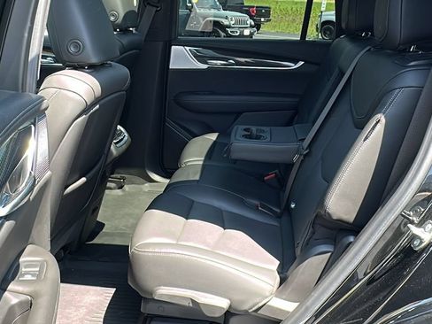 Used 2024 Cadillac XT6 Sport w/ Technology Package AWD/4WD image 28