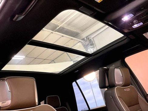 Used 2025 GMC Yukon Denali Ultimate AWD/4WD image 22
