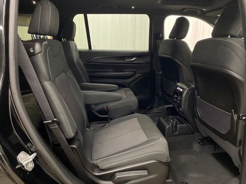 Used 2025 Jeep Grand Cherokee L Laredo AWD/4WD image 27