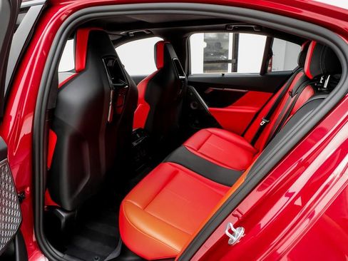 Used 2025 BMW M5 w/ Carbon Package image 31