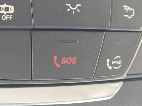 Used 2023 Mercedes-Benz E 350 4MATIC Sedan image 9