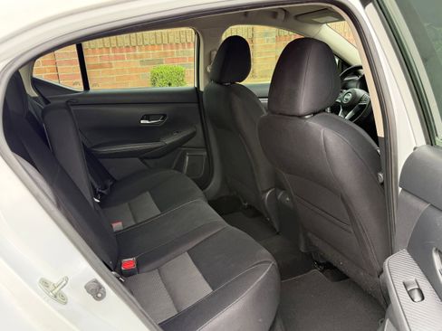 Used 2021 Nissan Sentra SV FWD image 12