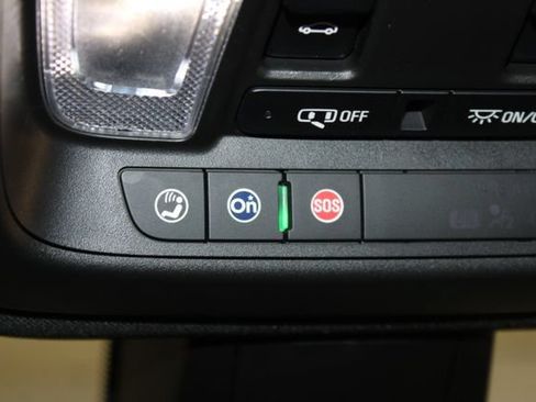 Used 2024 Cadillac XT6 Premium Luxury w/ Technology Package AWD/4WD image 41