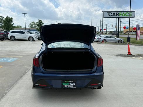 Used 2022 Hyundai Sonata Limited w/ Preferred Accessory Package FWD image 12