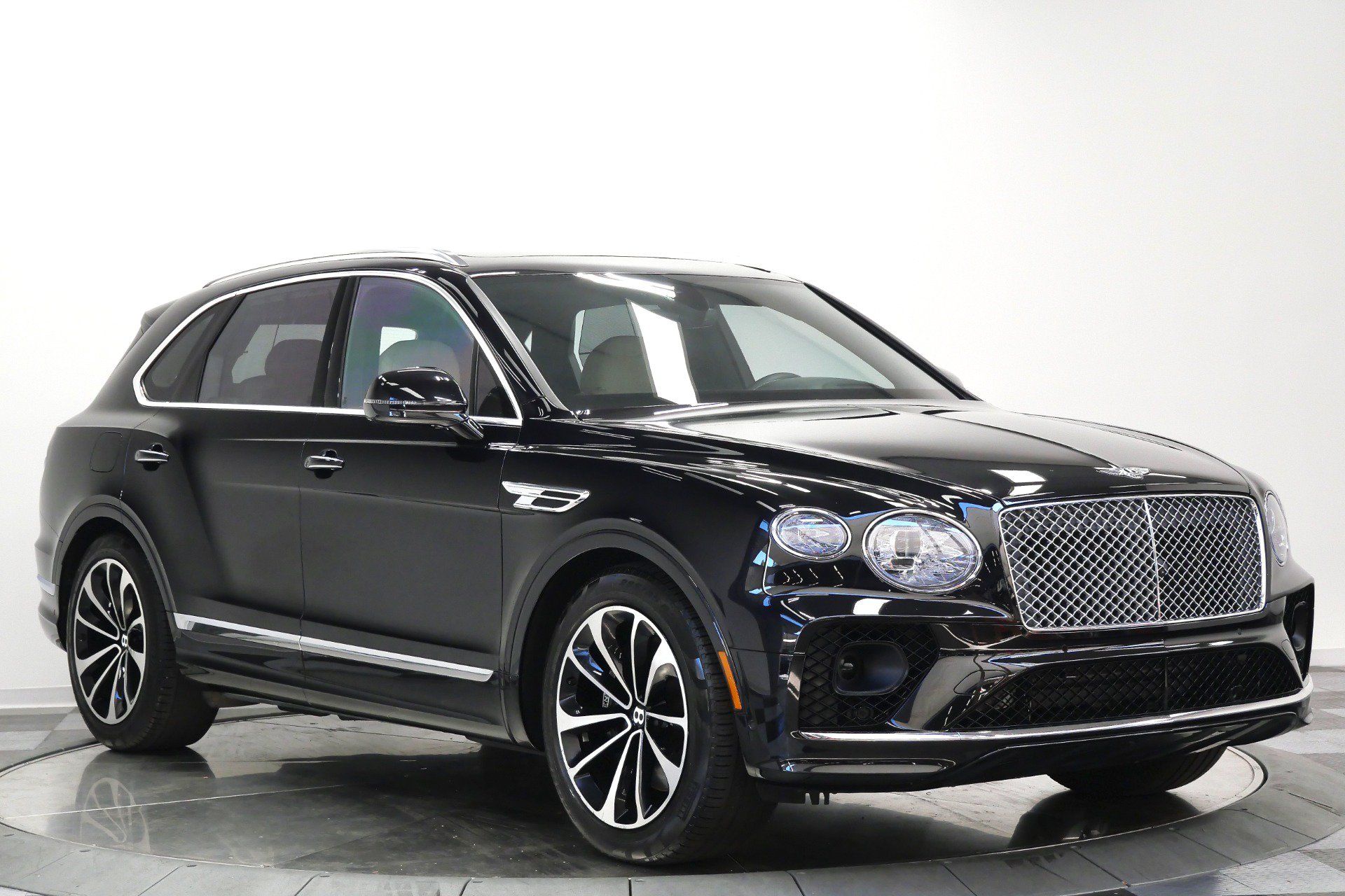 Used 2023 Bentley Bentayga AWD/4WD image 3