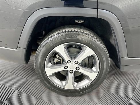 Used 2023 Jeep Grand Cherokee L Limited image 31