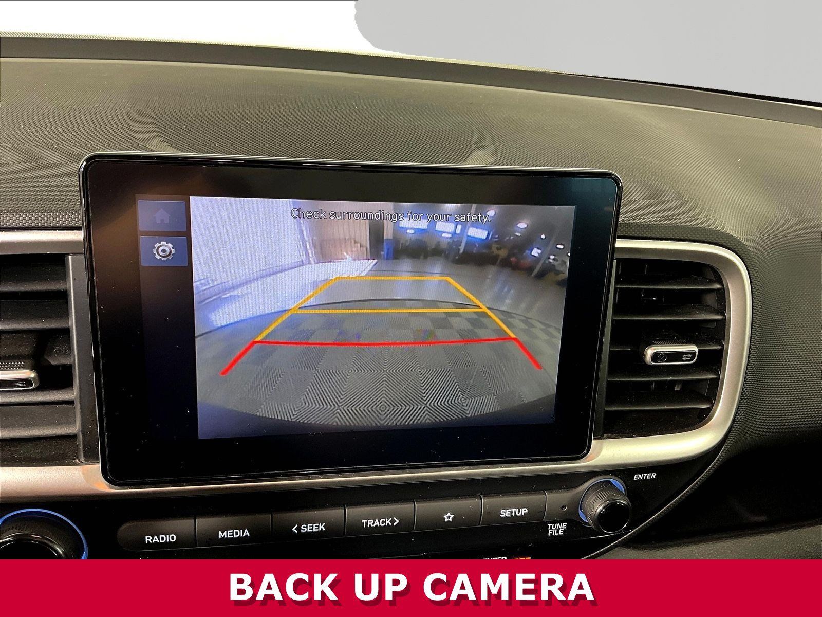 Used 2025 Hyundai Venue SEL FWD image 13