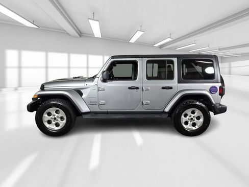 Used 2021 Jeep Wrangler Unlimited Sahara AWD/4WD image 4