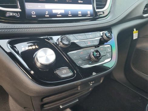 New 2026 Chrysler Pacifica Select AWD/4WD image 22