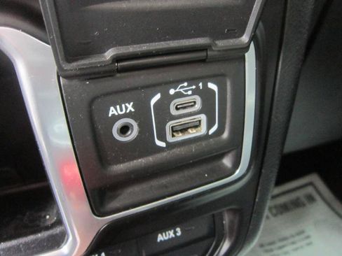 Used 2018 Jeep Wrangler Unlimited Sport AWD/4WD image 37