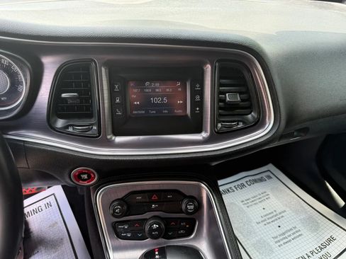 Used 2015 Dodge Challenger SXT RWD image 18