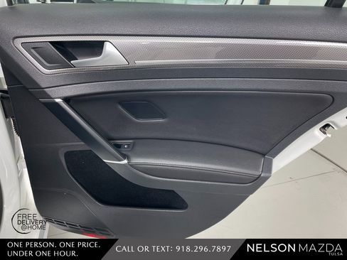 Used 2017 Volkswagen Golf Alltrack S image 40