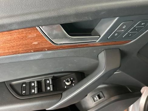 Used 2023 Audi Q5 2.0T Premium w/ Convenience Package image 12