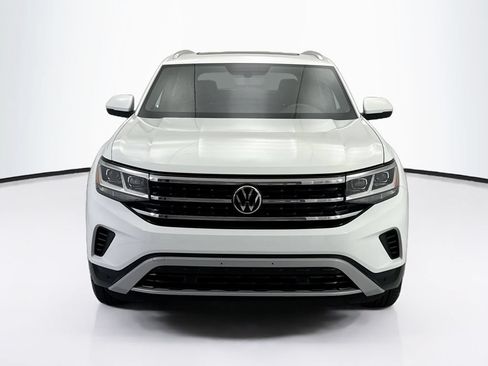 Certified 2023 Volkswagen Atlas Cross Sport SE w/ Panoramic Sunroof Package FWD image 2