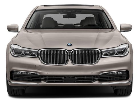 Used 2018 BMW 750i xDrive AWD/4WD image 7