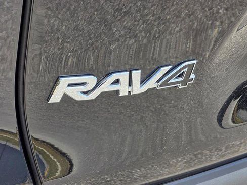 Certified 2025 Toyota RAV4 XLE w/ Convenience Package FWD image 29