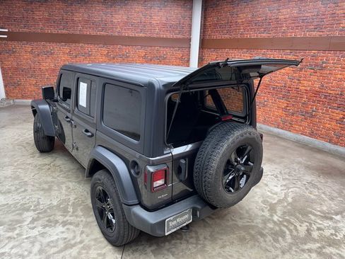 Used 2021 Jeep Wrangler Unlimited Sport image 3