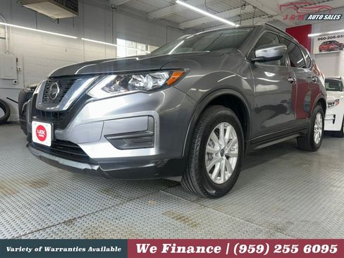 Used 2019 Nissan Rogue SV AWD/4WD image 1